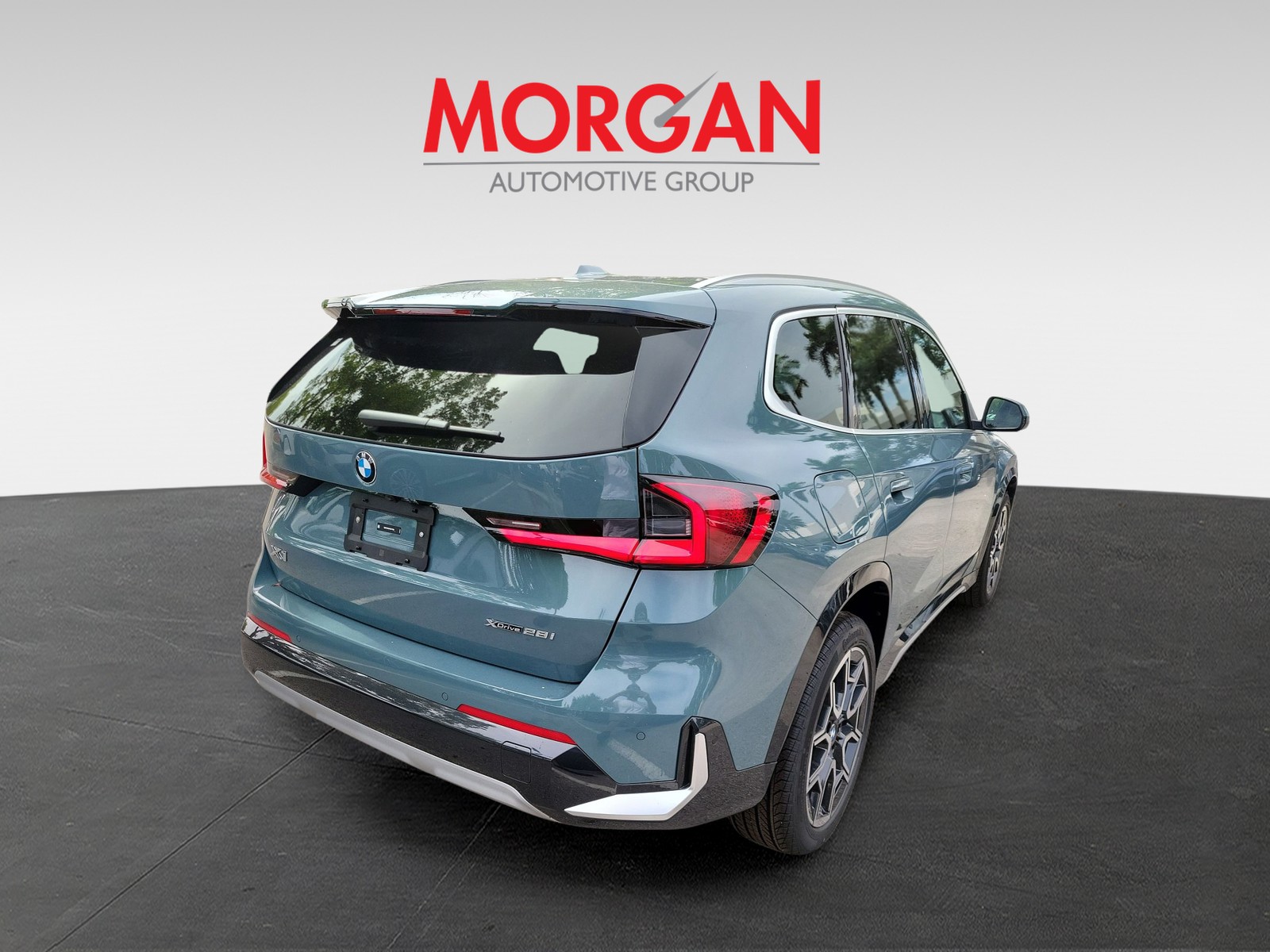 New 2026 Cape York Green Metallic BMW xDrive28i image 4