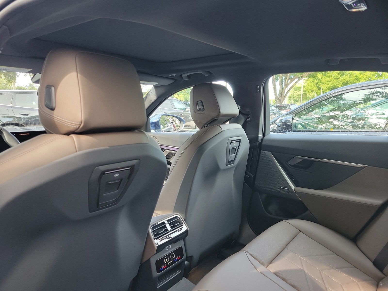 New 2027 Phytonic Blue Metallic BMW 530i image 9
