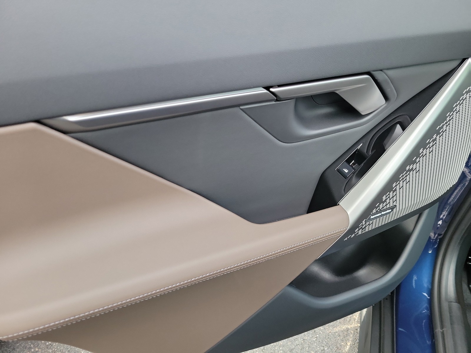 New 2027 Phytonic Blue Metallic BMW 530i image 10