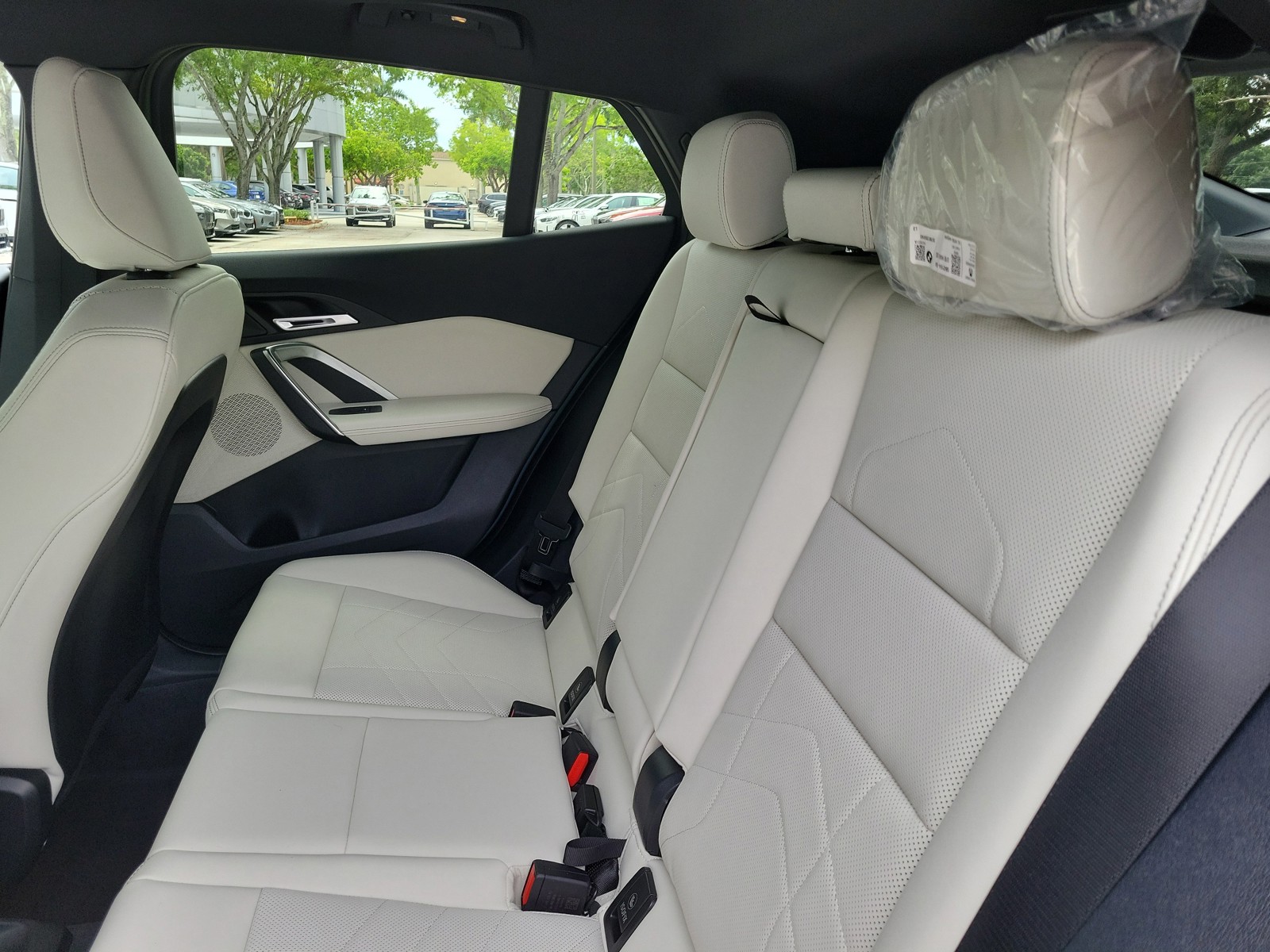 New 2026 Cape York Green Metallic BMW xDrive28i image 11