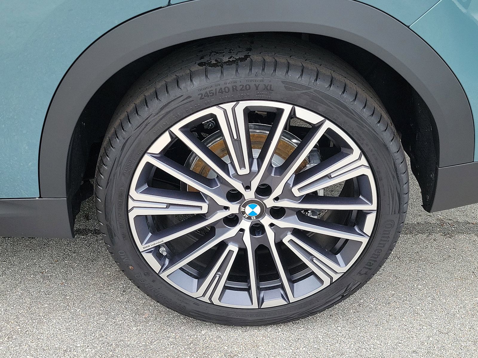 New 2026 Cape York Green Metallic BMW xDrive28i image 6