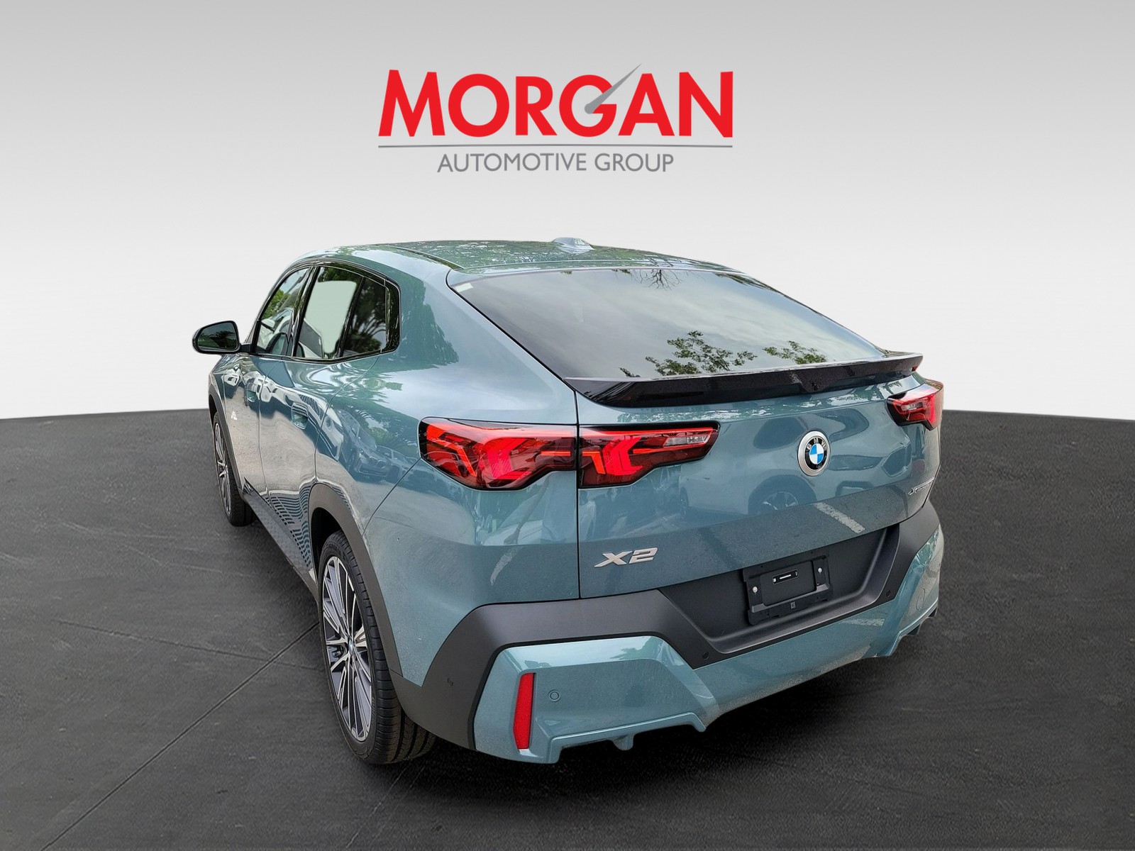 New 2026 Cape York Green Metallic BMW xDrive28i image 3