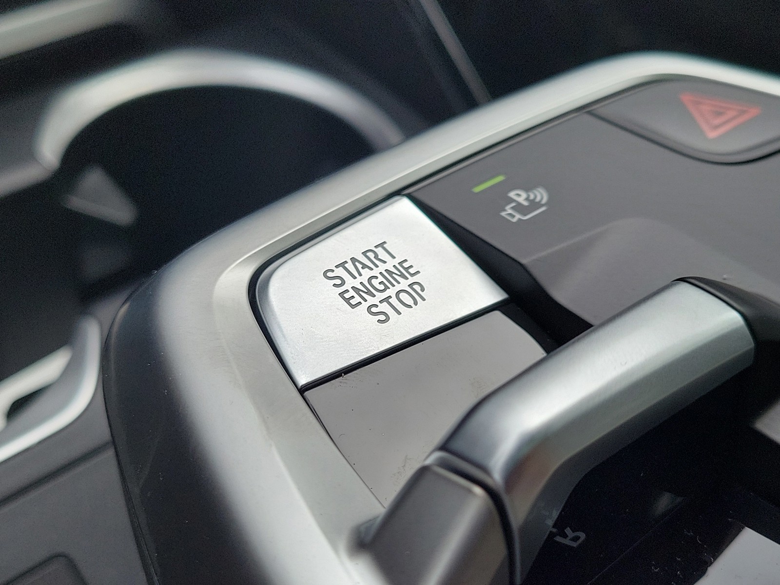 New 2026 Cape York Green Metallic BMW xDrive28i image 29