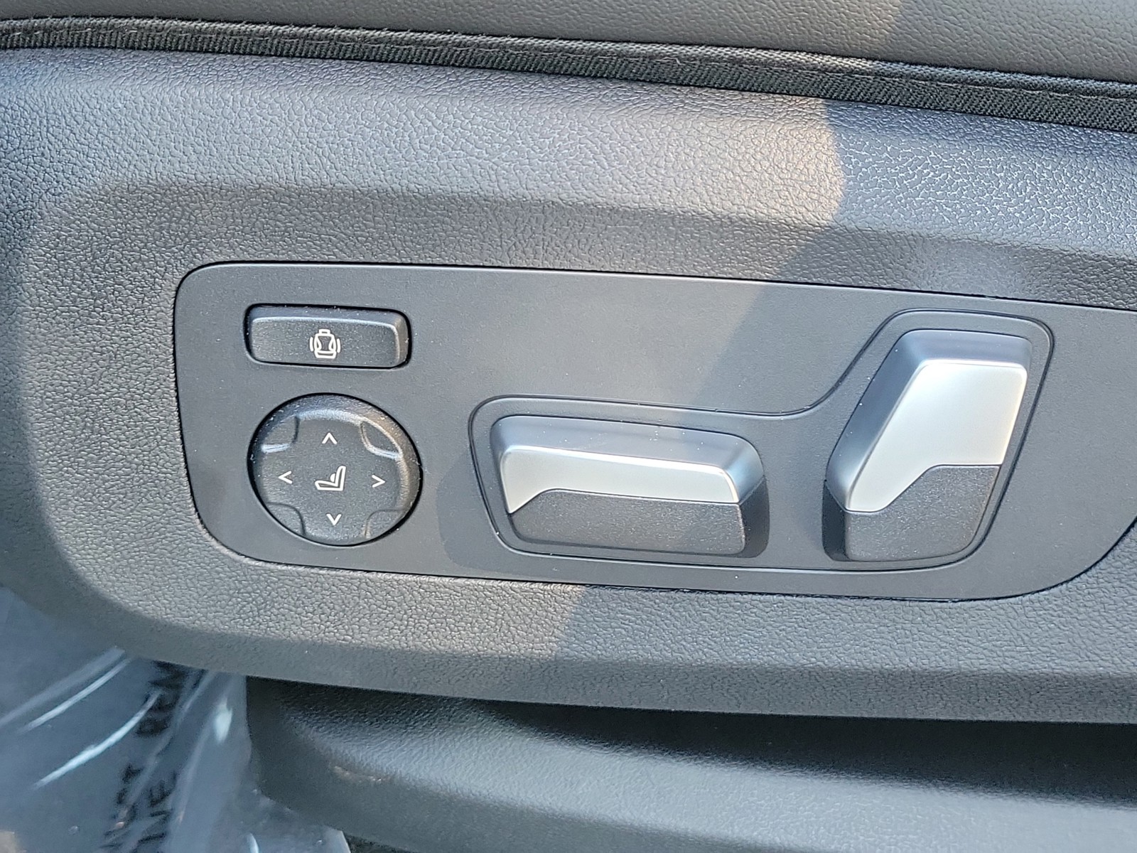 New 2026 Alpine White BMW xDrive40i image 23