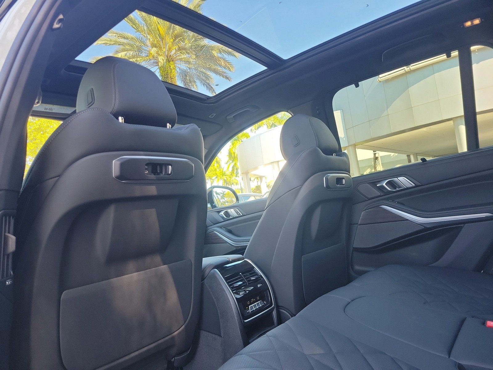 New 2026 Alpine White BMW xDrive40i image 13