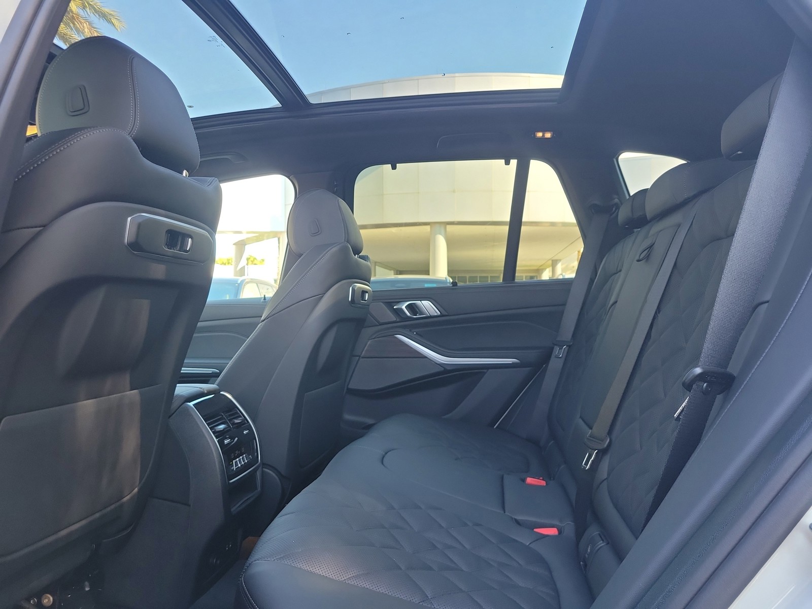 New 2026 Alpine White BMW xDrive40i image 12