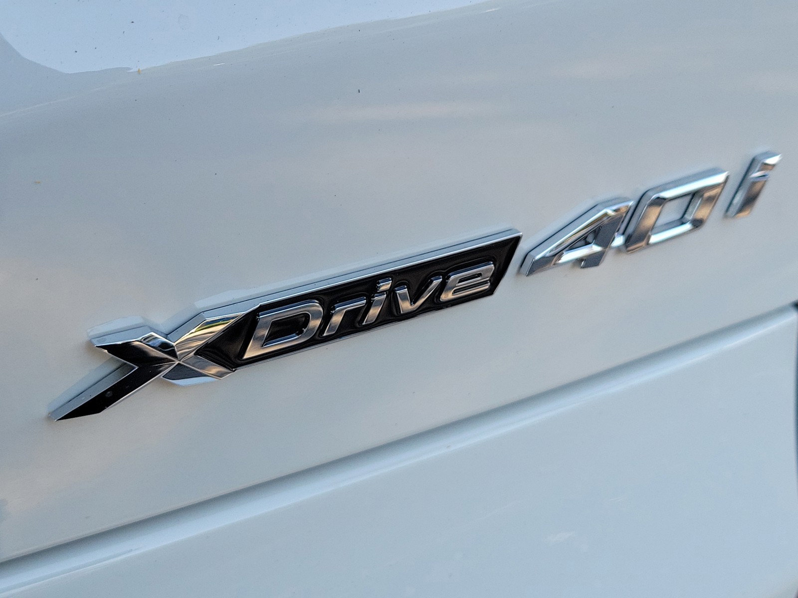 New 2026 Alpine White BMW xDrive40i image 9