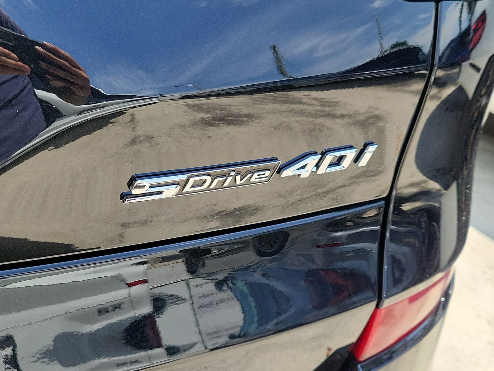 New 2026 Black Sapphire Metallic BMW sDrive40i image 6