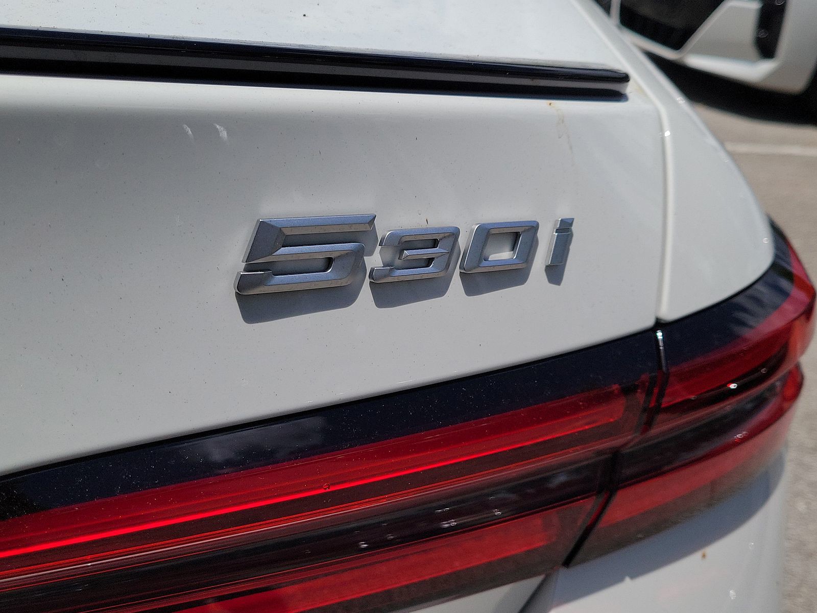 New 2027 Alpine White BMW 530i image 5