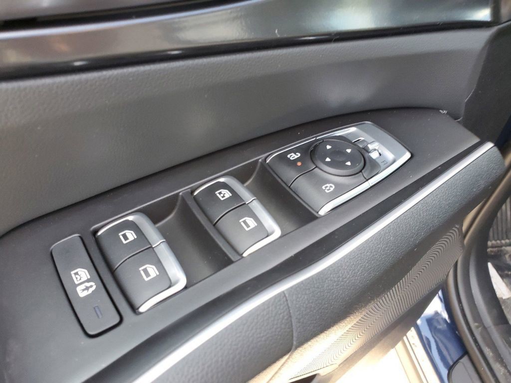 2025 Kia Sorento EX - Photo 13