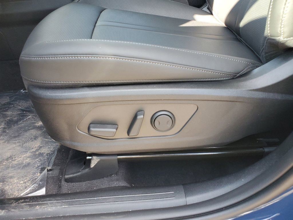 2025 Kia Sorento EX - Photo 11