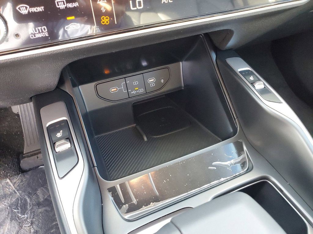 2025 Kia Sorento EX - Photo 22