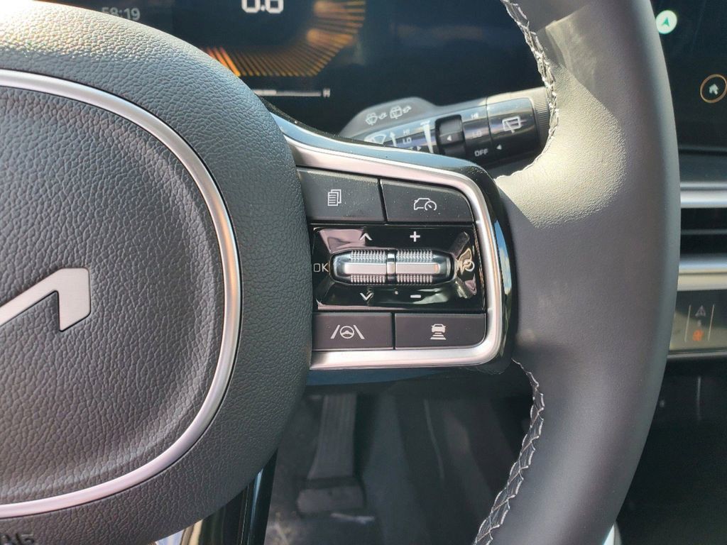 2025 Kia Sorento EX - Photo 18