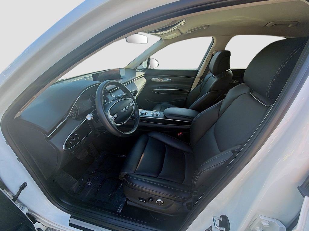 Used 2025 Uyuni White Genesis 2.5T image 17