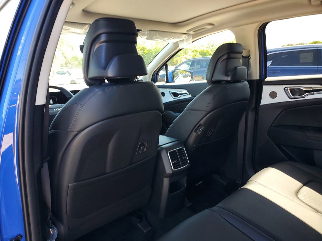 2026 Kia Sportage SX - Photo 9