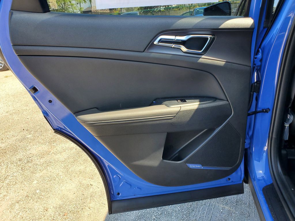 2026 Kia Sportage SX - Photo 10
