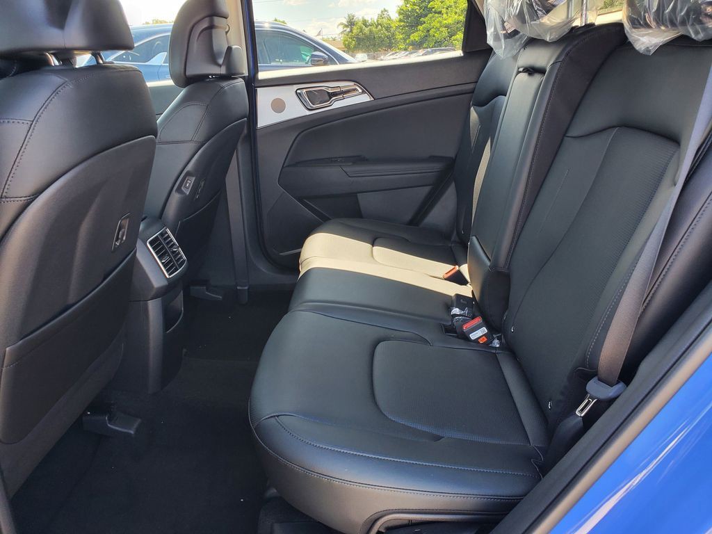 2026 Kia Sportage SX - Photo 8