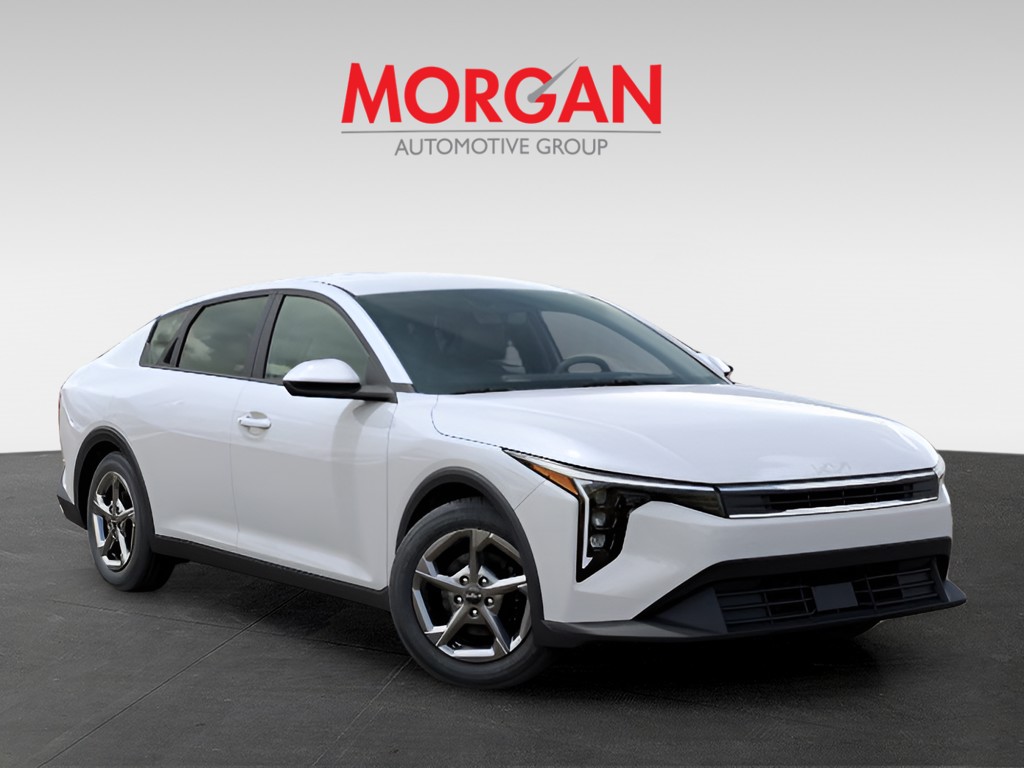 New 2026 Snow White Pearl Kia LXS image 8