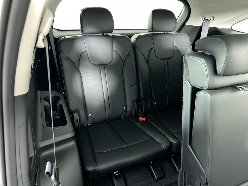 New 2026 Glacial White Pearl Kia  image 30