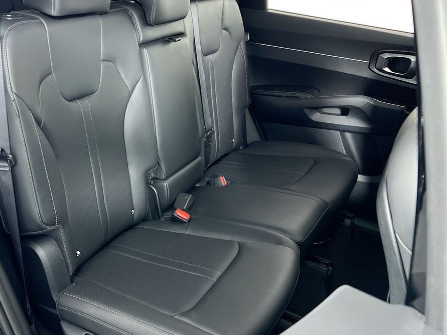 New 2026 Glacial White Pearl Kia  image 29