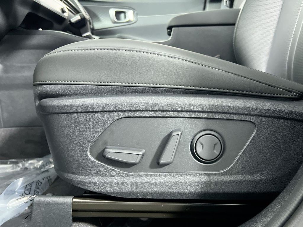 New 2026 Glacial White Pearl Kia  image 14