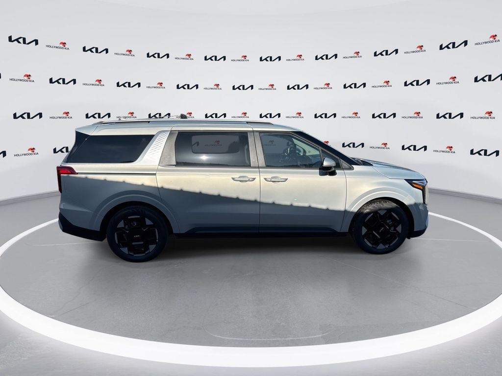 New 2027 Ivory Silver Kia  image 9