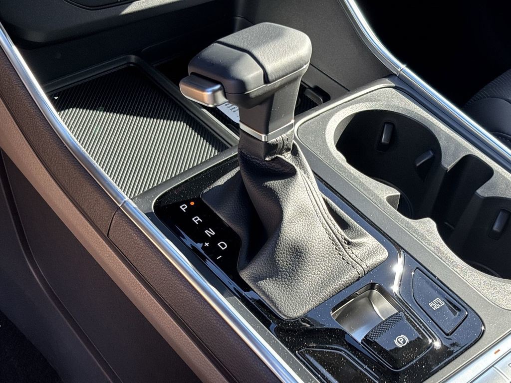 New 2027 Ivory Silver Kia  image 20