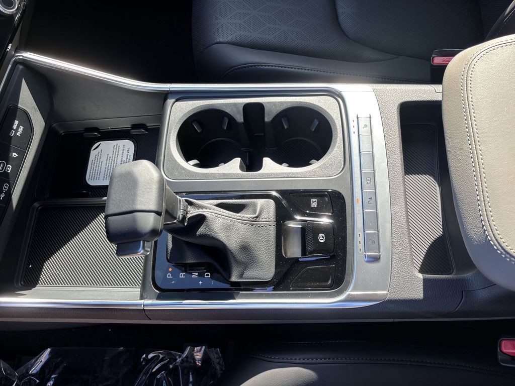 New 2027 Ivory Silver Kia  image 21