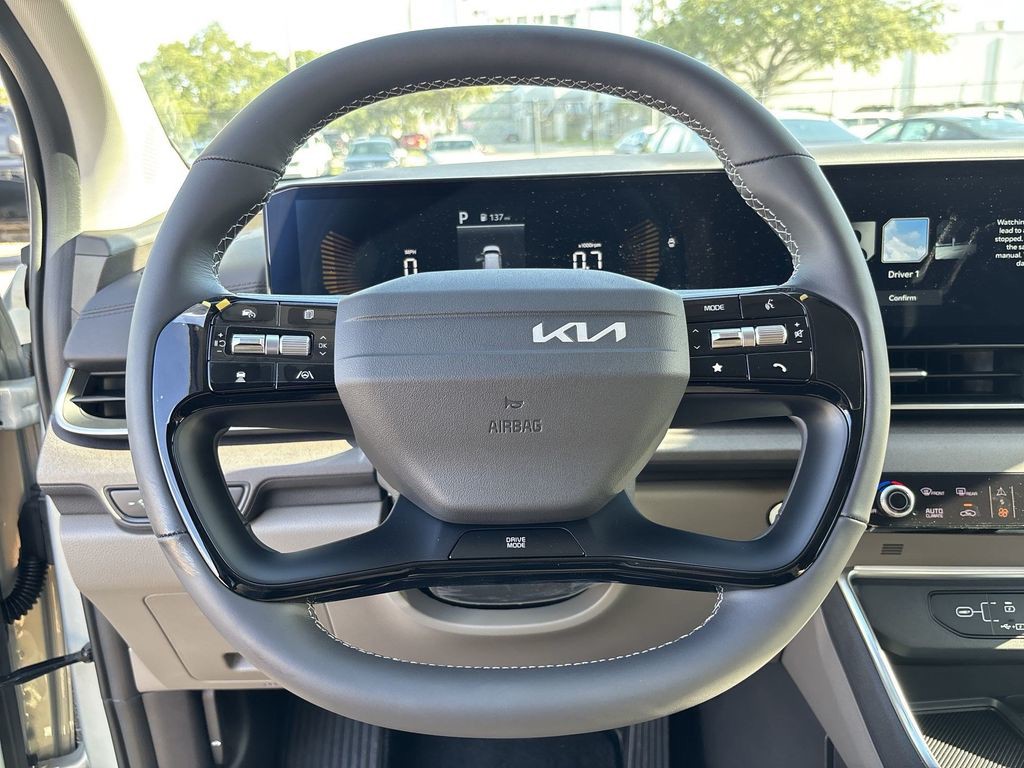 New 2027 Ivory Silver Kia  image 11
