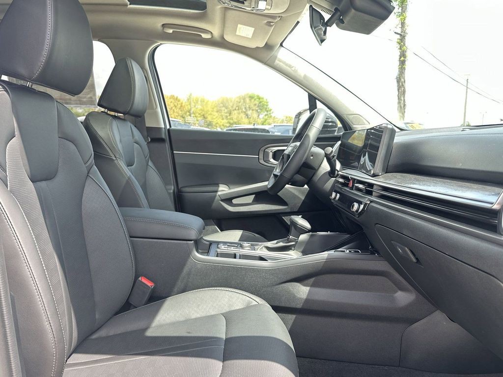 New 2026 Glacial White Pearl Kia X-Line EX image 27
