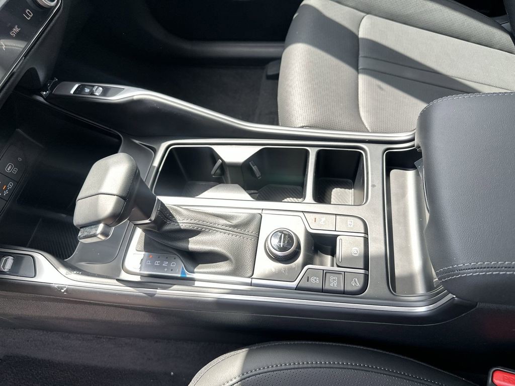 New 2026 Glacial White Pearl Kia X-Line EX image 23