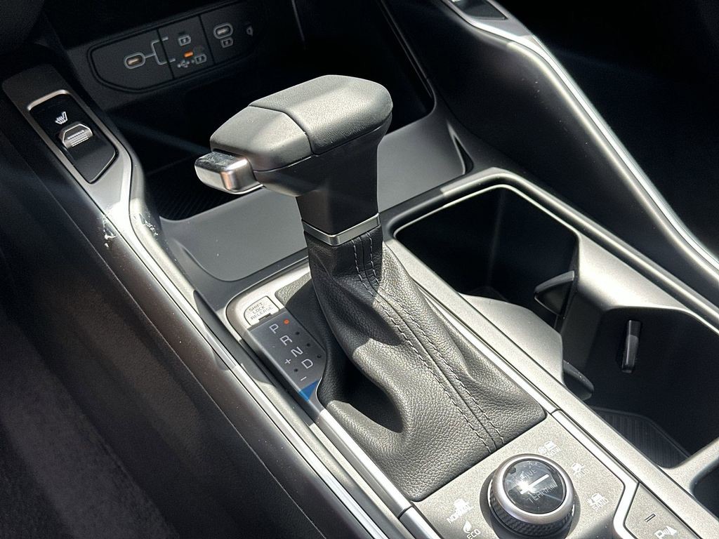 New 2026 Glacial White Pearl Kia X-Line EX image 22