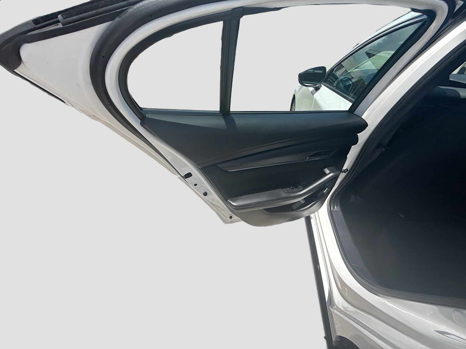Used 2020 White Mazda Base image 24