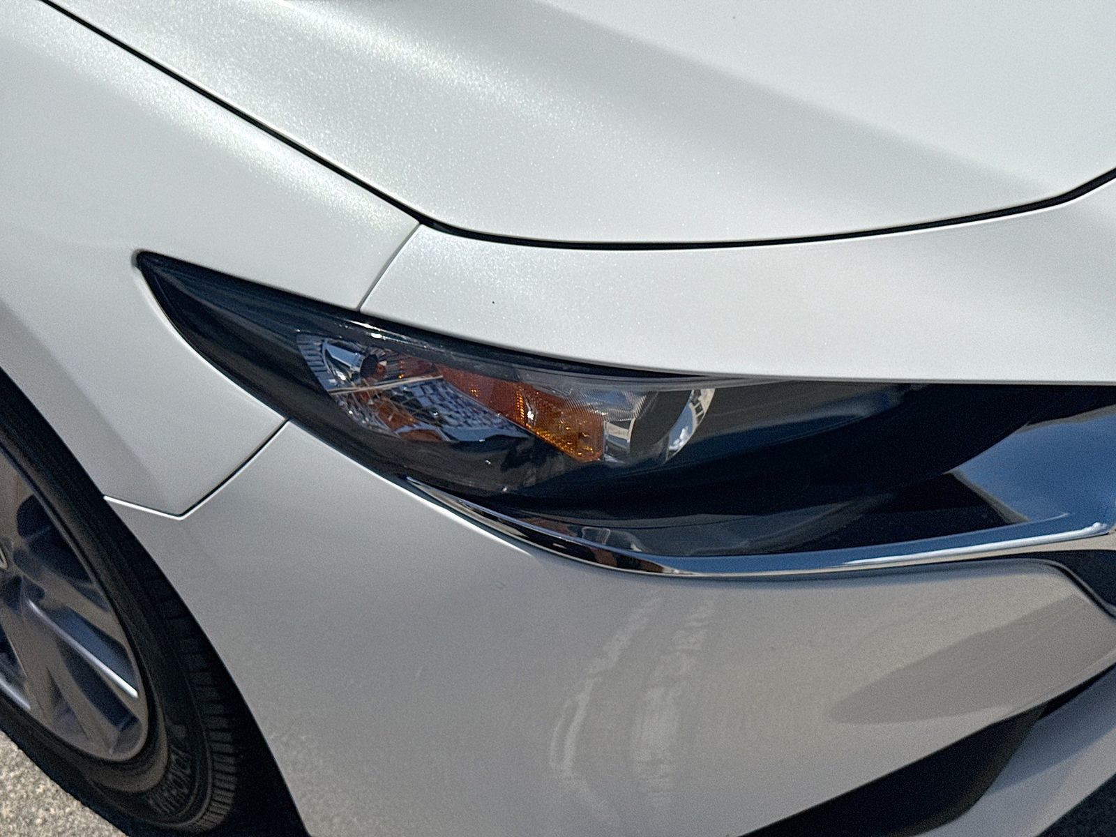 Used 2020 White Mazda Base image 33