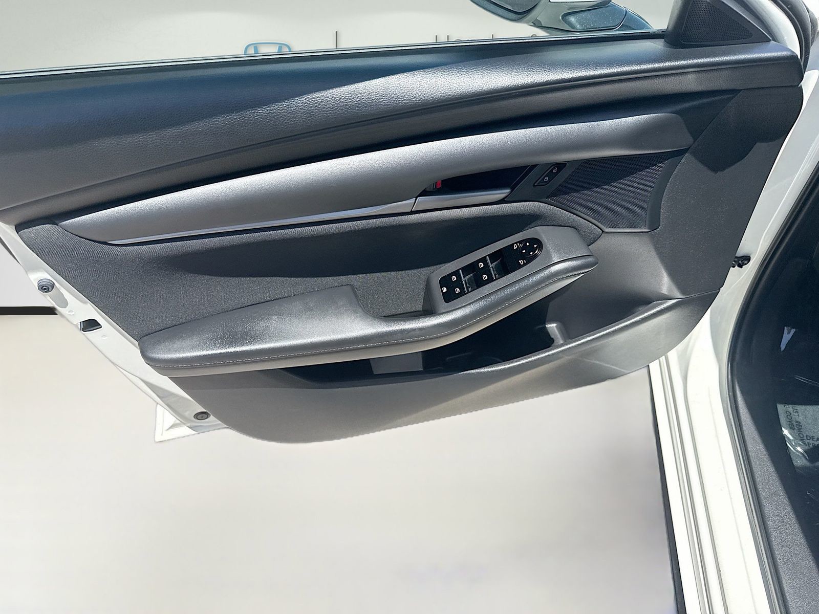 Used 2020 White Mazda Base image 19