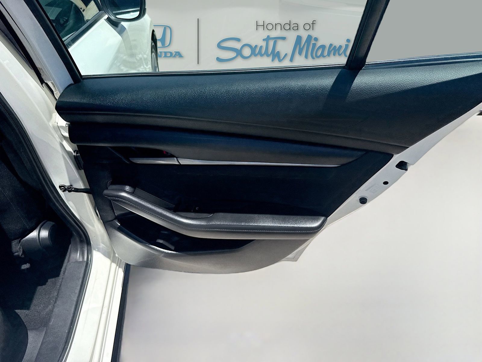 Used 2020 White Mazda Base image 29