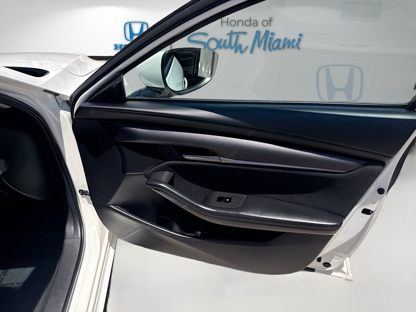 Used 2020 White Mazda Base image 32