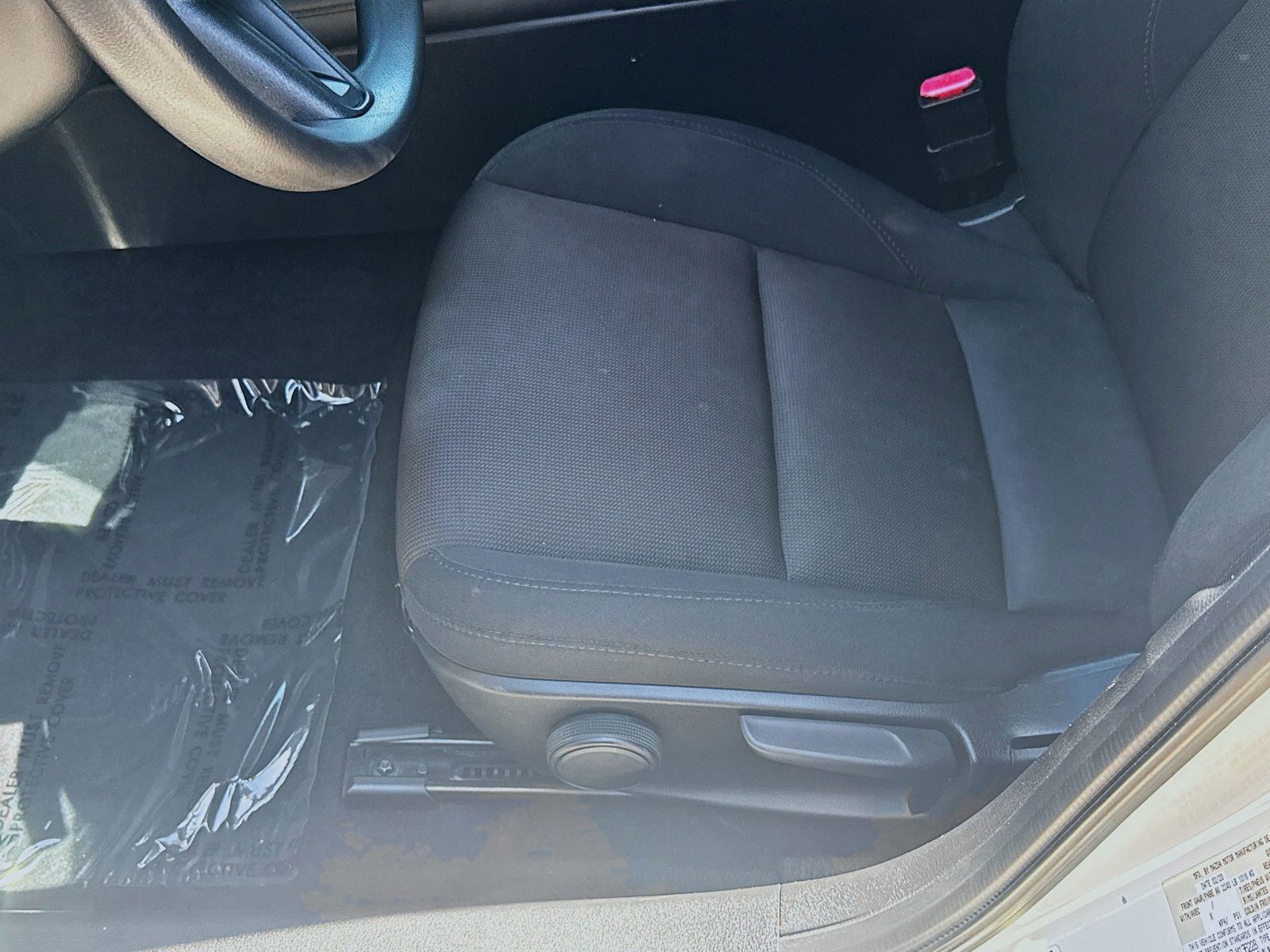 Used 2020 White Mazda Base image 17