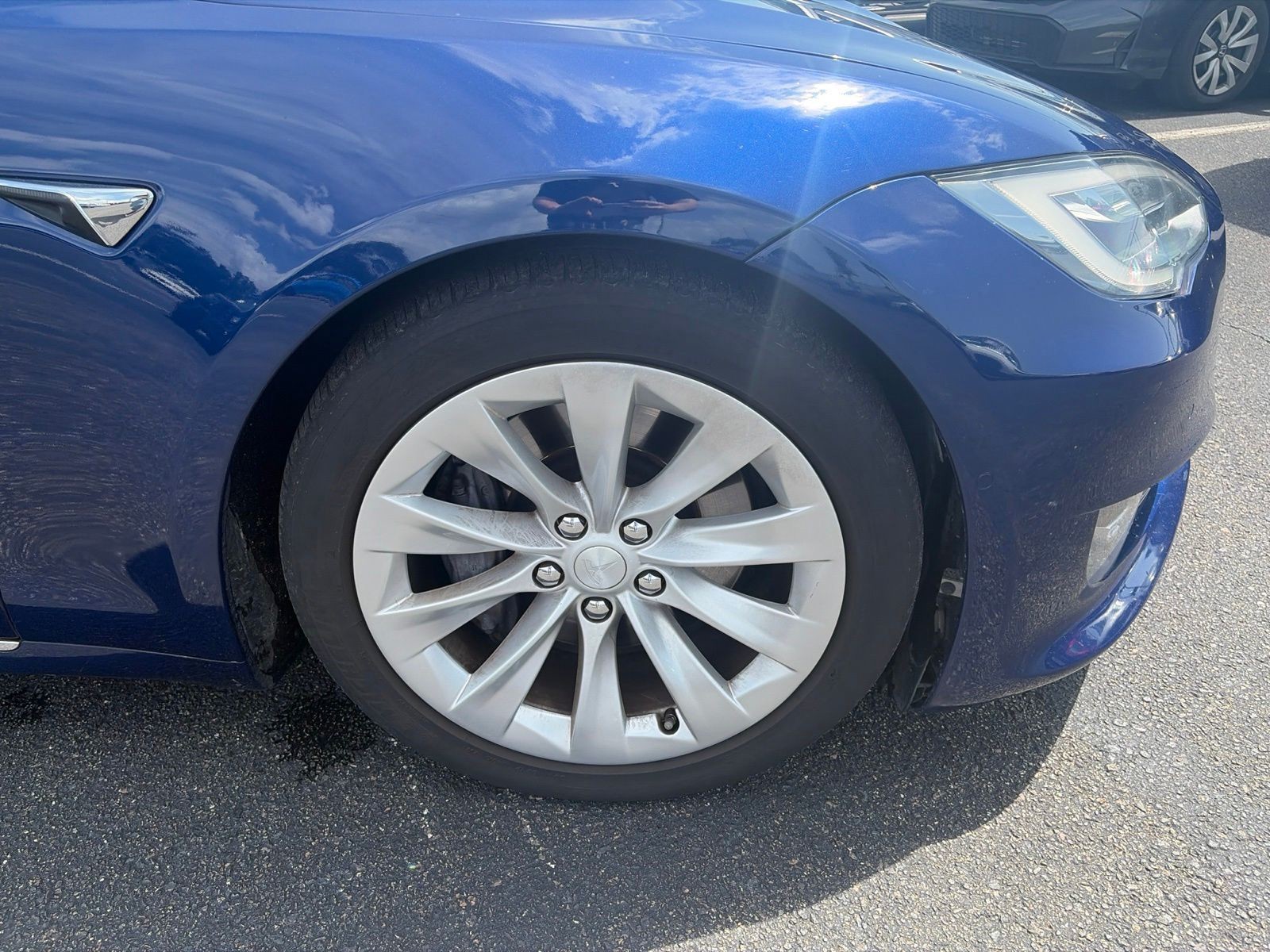Used 2016 Blue Tesla 75D image 9