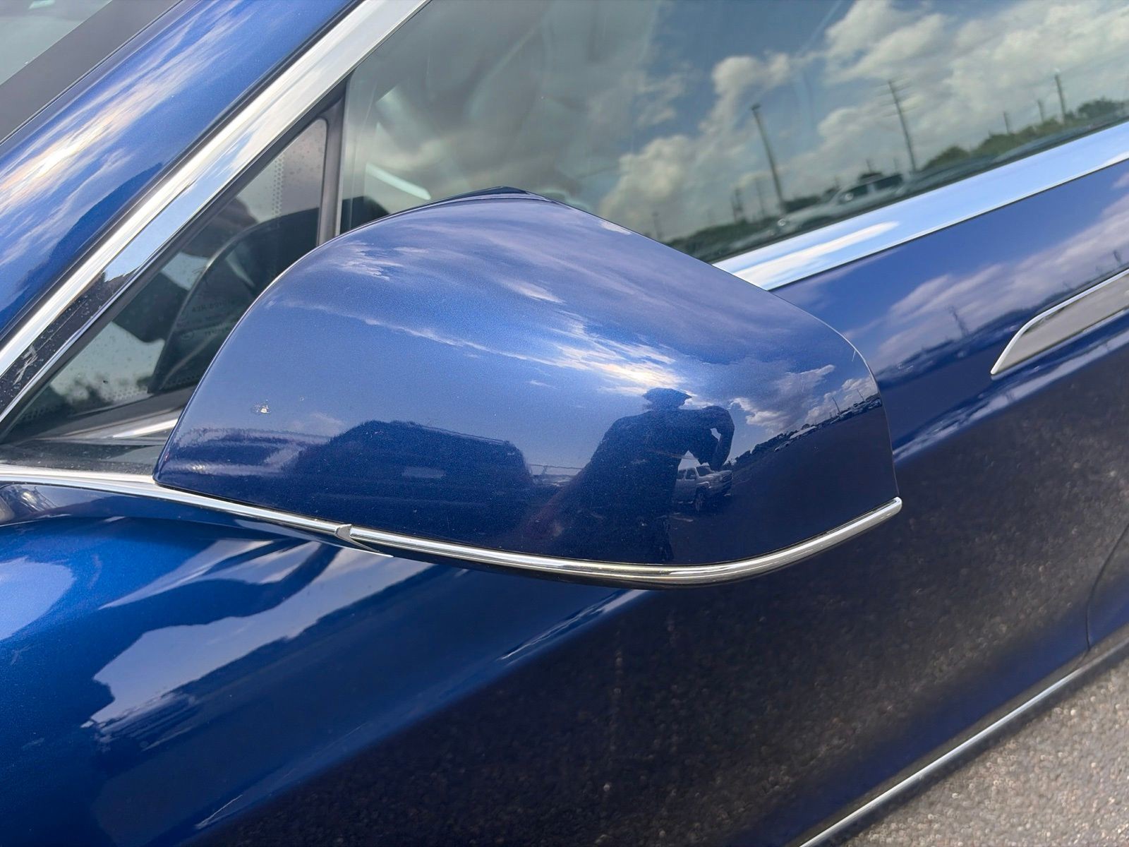 Used 2016 Blue Tesla 75D image 13