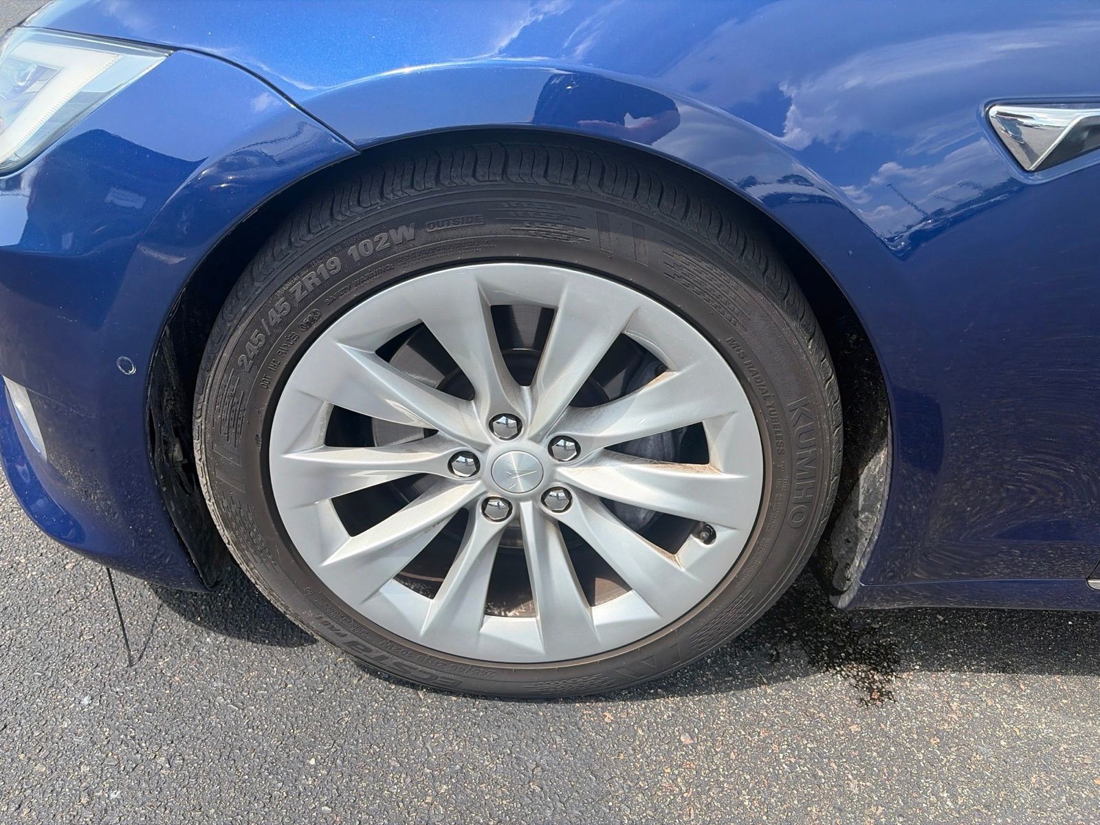 Used 2016 Blue Tesla 75D image 12