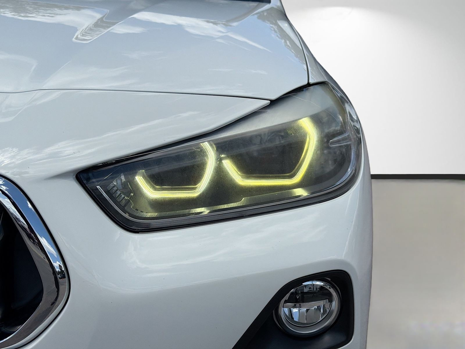 Used 2019 White BMW xDrive28i image 9