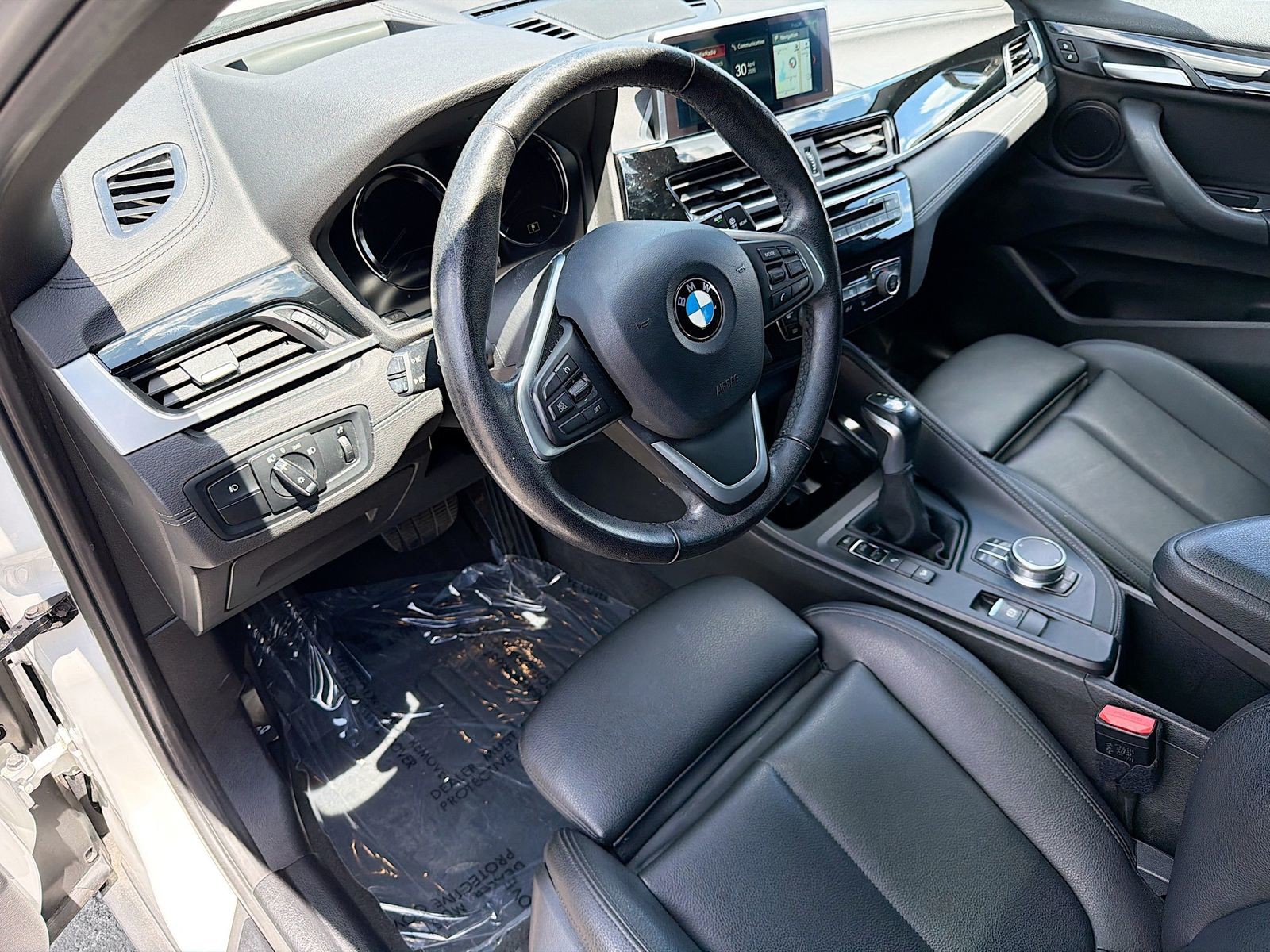 Used 2019 White BMW xDrive28i image 26