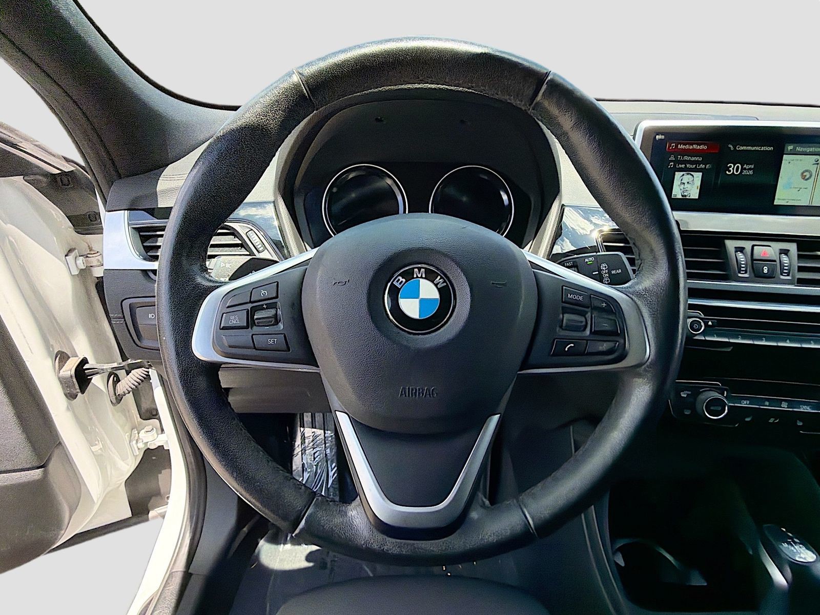 Used 2019 White BMW xDrive28i image 39