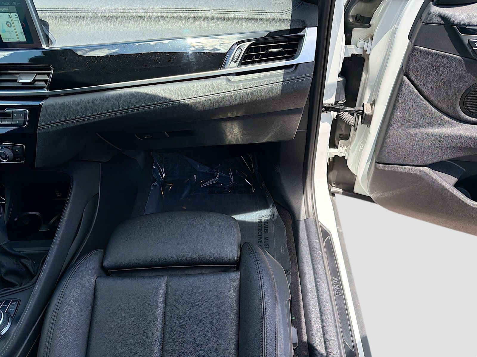 Used 2019 White BMW xDrive28i image 18