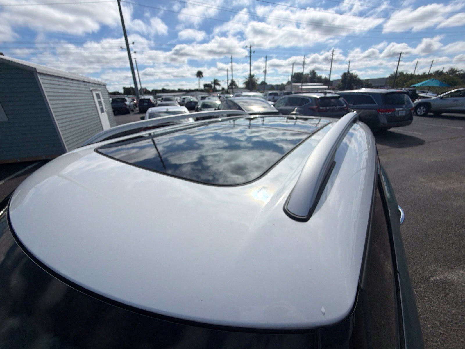 Used 2023 Green MINI Signature image 17