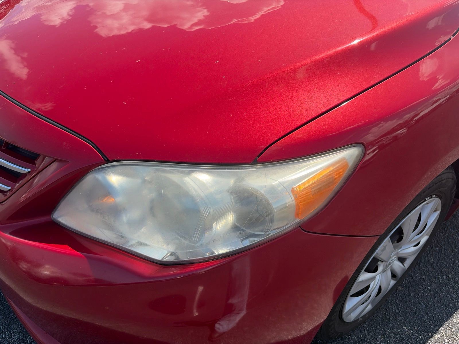 Used 2013 Red Toyota LE image 18