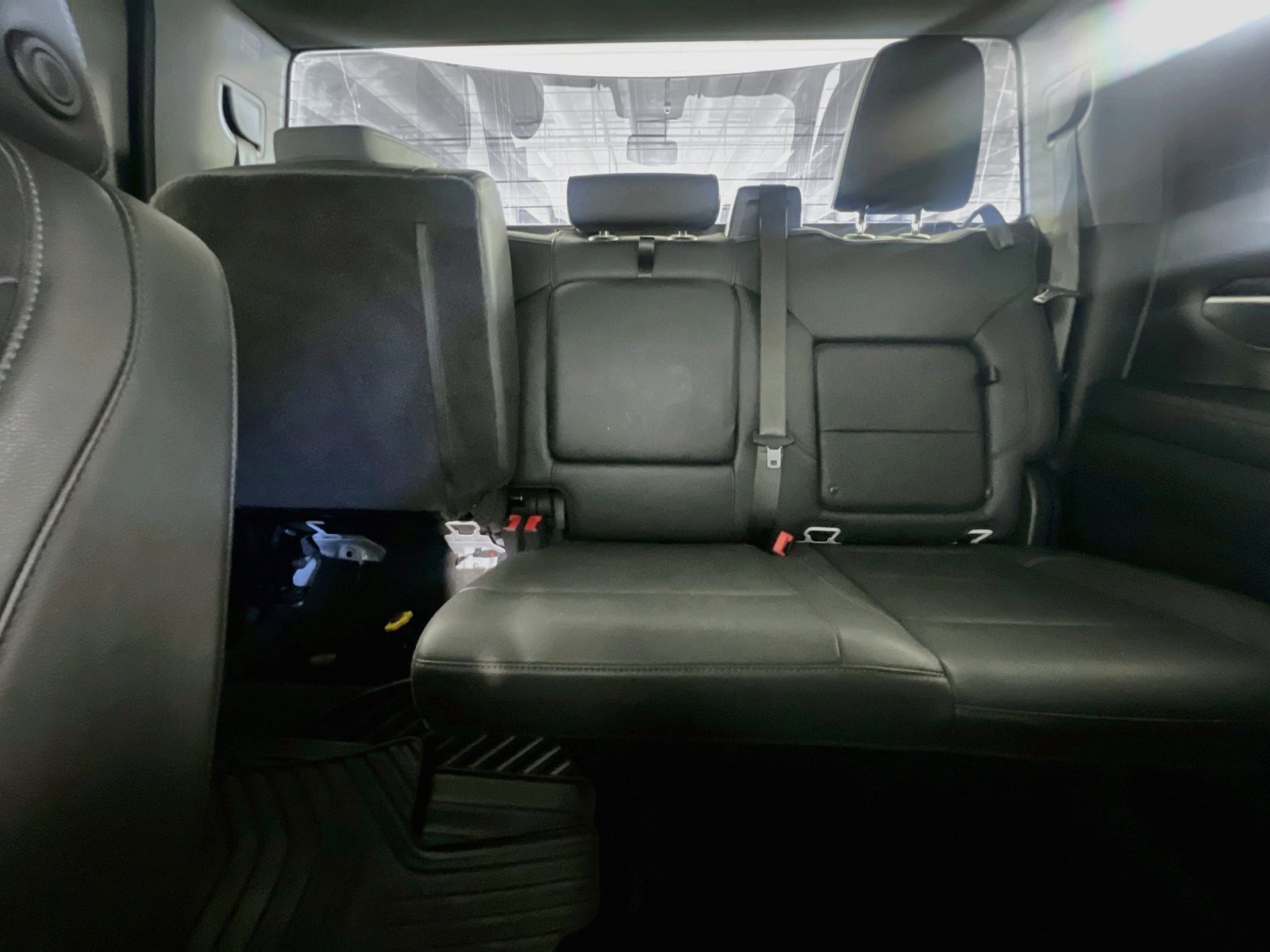 Used 2025 White GMC SLT image 26