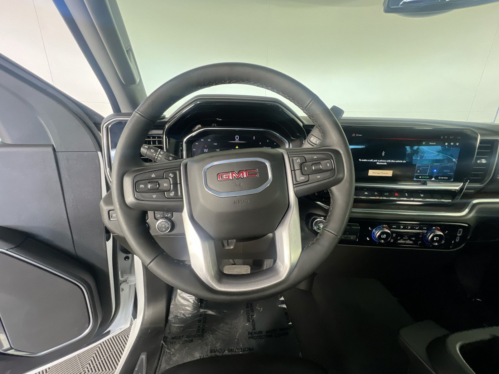 Used 2025 White GMC SLT image 14