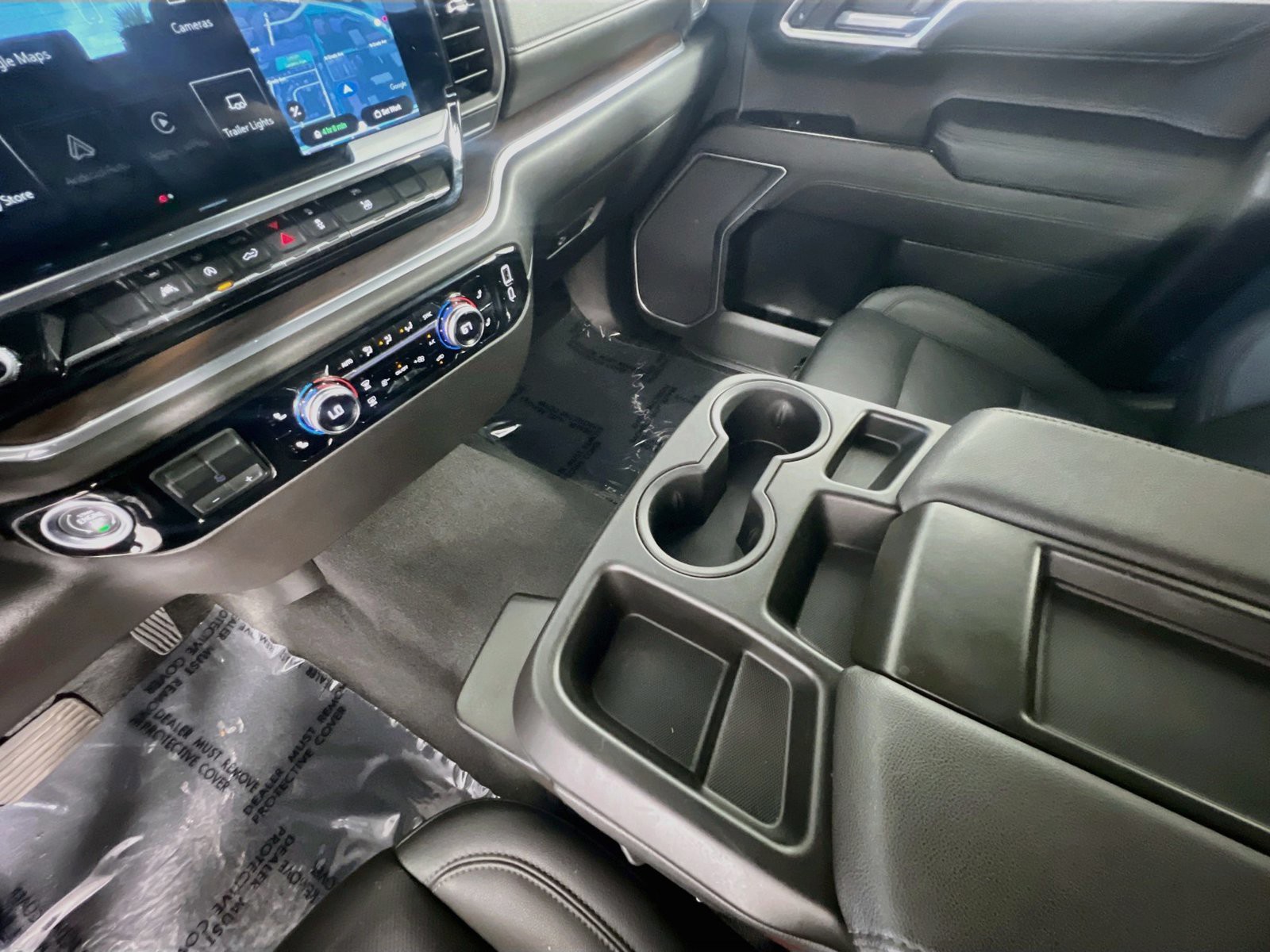 Used 2025 White GMC SLT image 25
